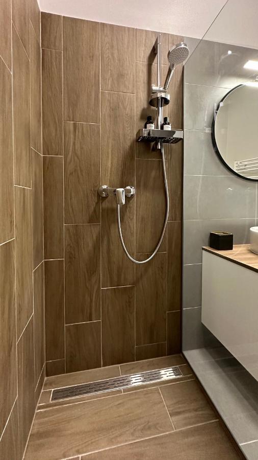 Linden Apartman 107 Glamour (Adults Only) Мошонмадьяровар Экстерьер фото
